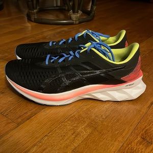 ASICS Mens Novablast 2